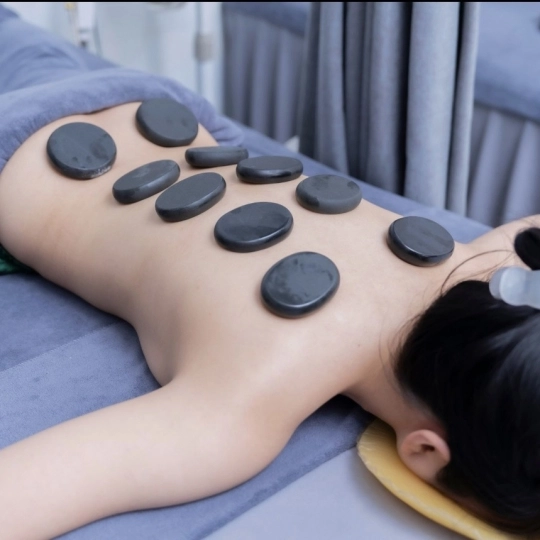 Combo 4 Massage thư giãn đá nóng + Xông hơi + Gội đầu 